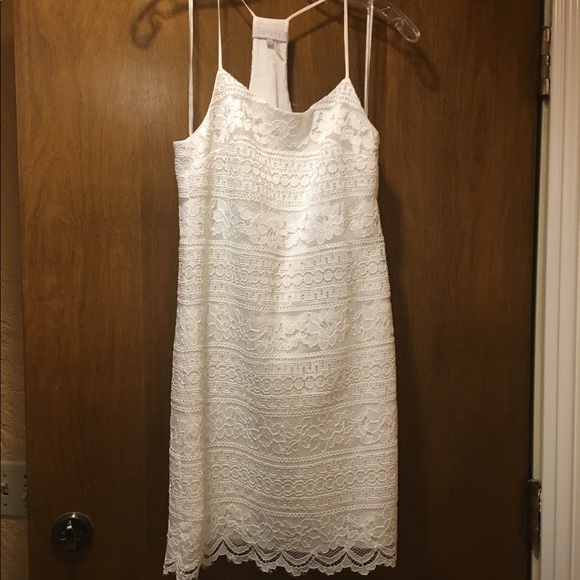 White lace dress - Picture 8 of 8
